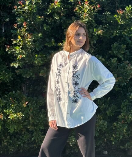 Blusa Blanca Bordada